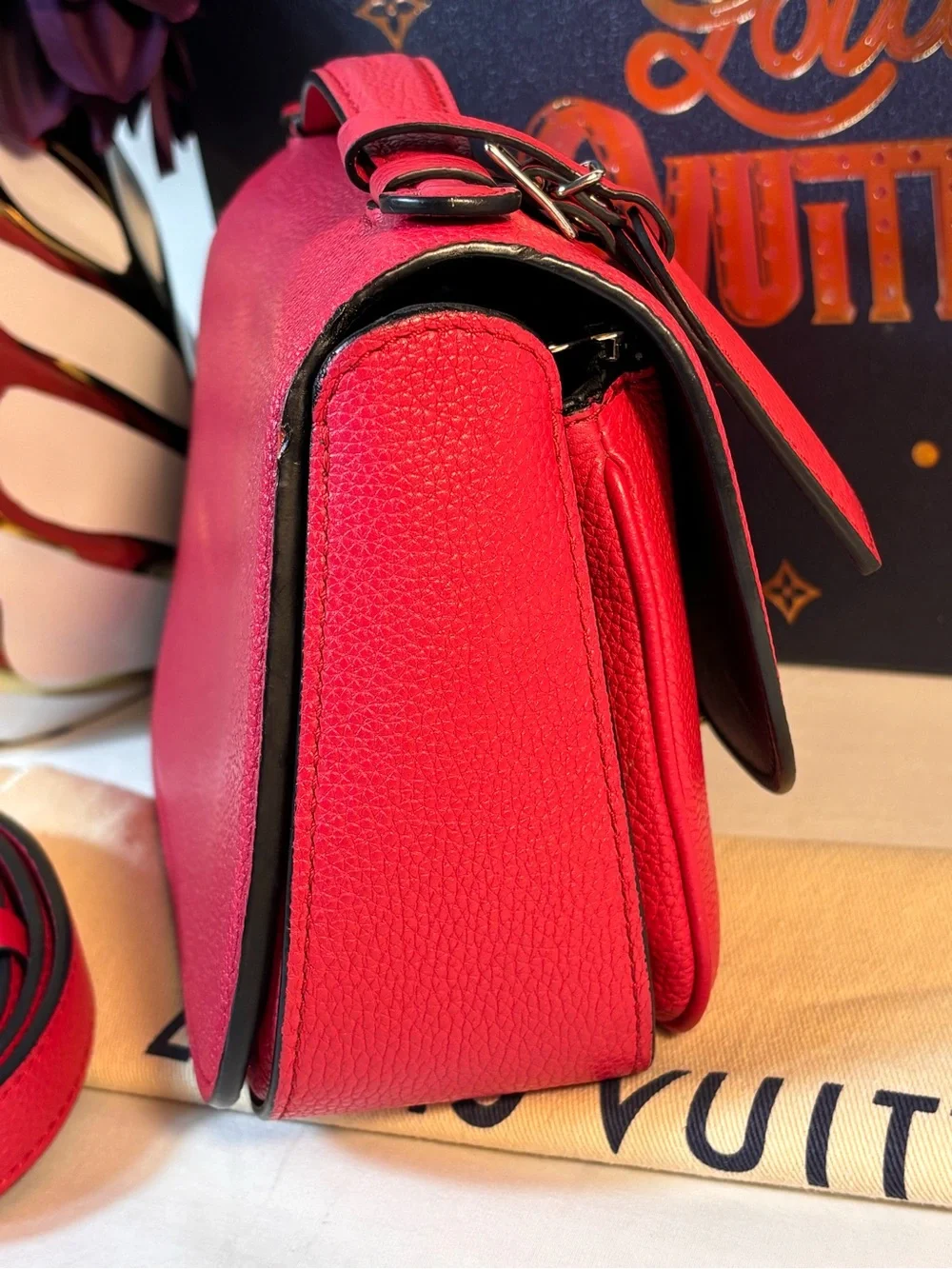 Louis Vuitton Neo Vivienne Fuchsia